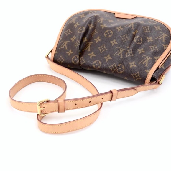 Louis Vuitton Monogram Menilmontant PM Crossbody - Picture 8 of 15